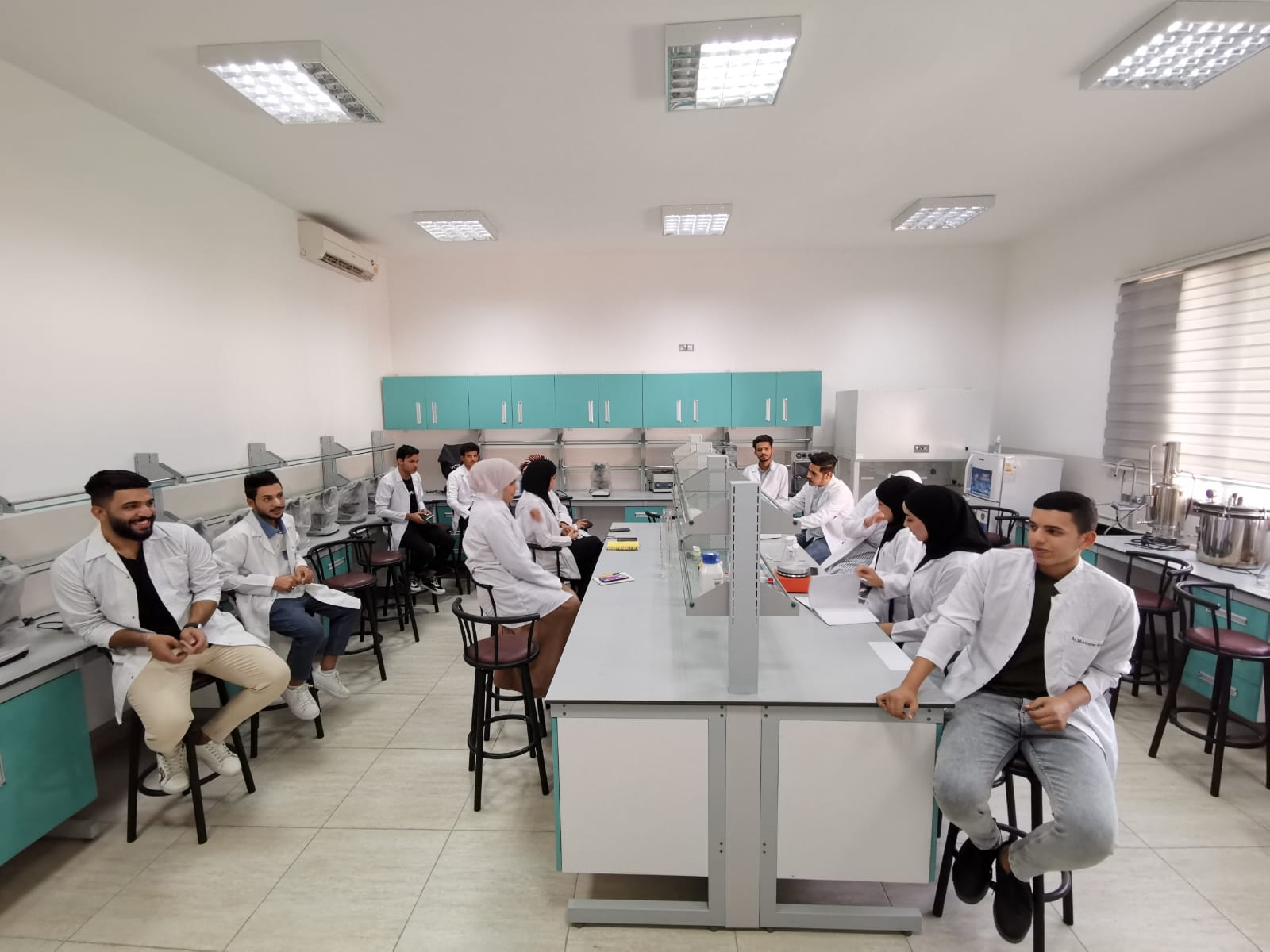 القاعات